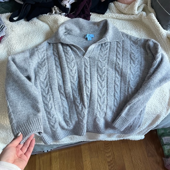CeCe Gray Collared V Neck Sweater Size Large - Picture 1 of 2